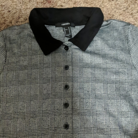 Cropped Button Down Collared Tee - Picture 2 of 4